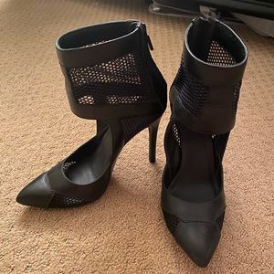 Pour La Victoire zoya heel